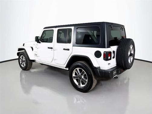 Bright White Clearcoat 2023 Jeep Wrangler 4-Door Sahara 4x4