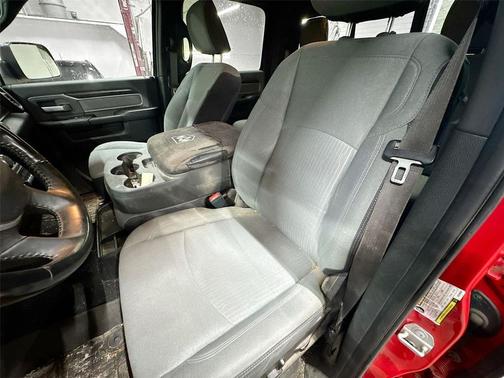 Flame Red Clearcoat 2022 RAM 2500 Big Horn Crew Cab 4x4 6'4' Box