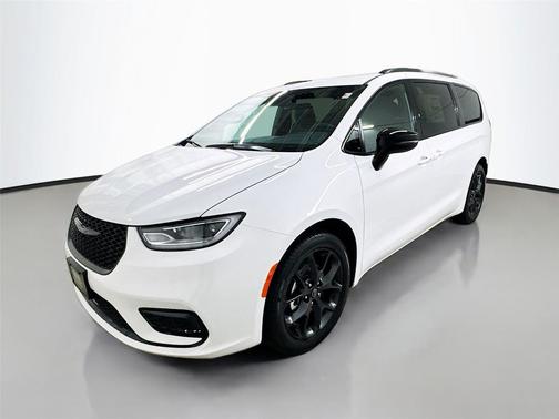 2026 Chrysler Pacifica L