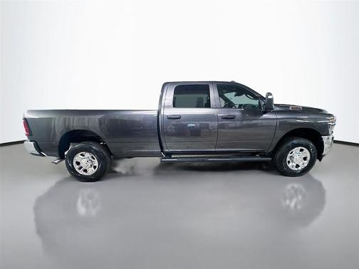 2026 RAM 2500 Tradesman Crew Cab 4x4 8' Box
