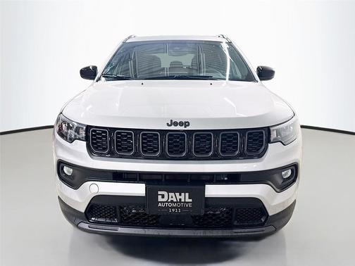 Silver Zynith Metallic Clearcoat 2026 Jeep Compass Latitude