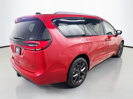 2026 Chrysler Pacifica L