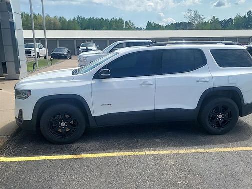 Summit White 2023 GMC Acadia AWD AT4