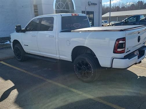 Bright White Clearcoat 2024 RAM 2500 Big Horn Crew Cab 4x4 6'4' Box