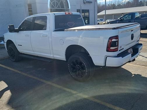 Bright White Clearcoat 2024 RAM 2500 Big Horn Crew Cab 4x4 6'4' Box