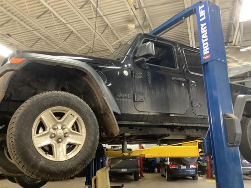 Black Clearcoat 2020 Jeep Gladiator Sport S