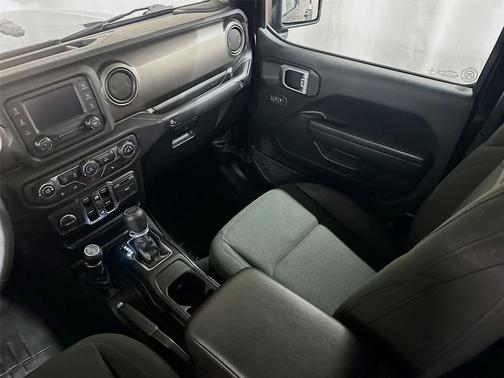 Black Clearcoat 2020 Jeep Gladiator Sport S