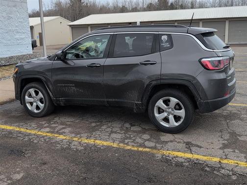 Granite Crystal Metallic Clearcoat 2018 Jeep Compass Latitude