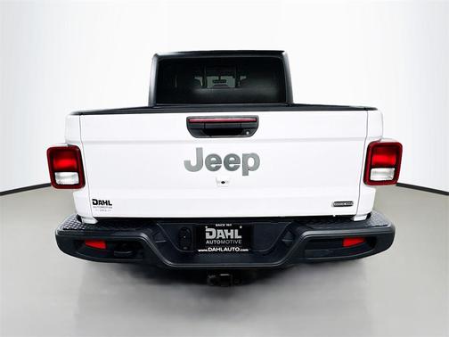 2022 Jeep Gladiator Overland