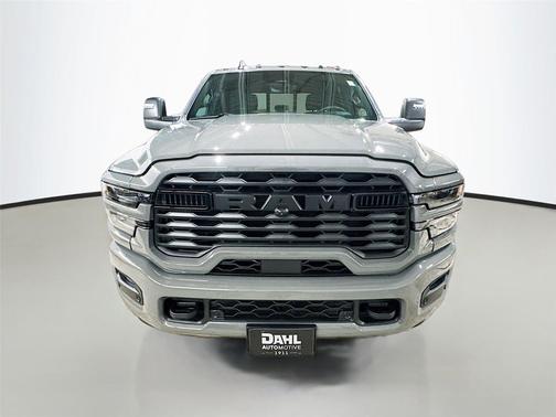 Ceramic Gray Clearcoat 2026 RAM 2500 Big Horn Crew Cab 4x4 6'4' Box