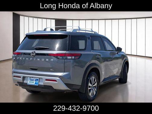 Gun Metallic 2022 Nissan Pathfinder SL 2WD