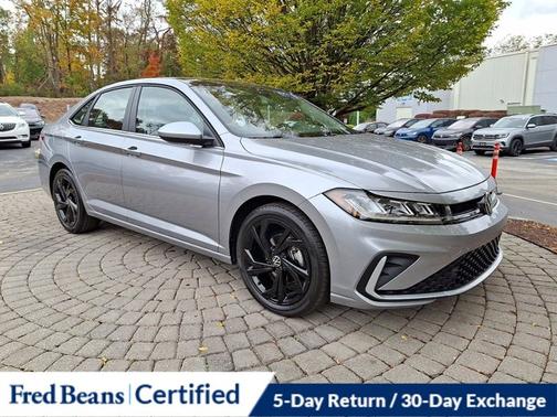 2025 Volkswagen Jetta 1.5T SE