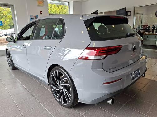 2024 Volkswagen Golf GTI 2.0T Autobahn