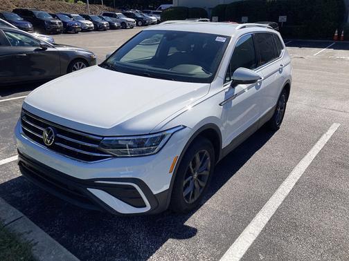 2024 Volkswagen Tiguan 2.0T SE