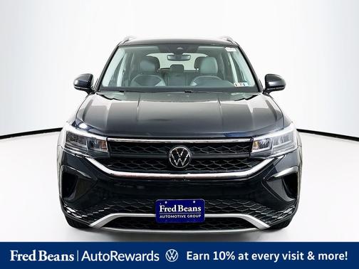 Deep Black Pearl Effect 2023 Volkswagen Taos 1.5T SE