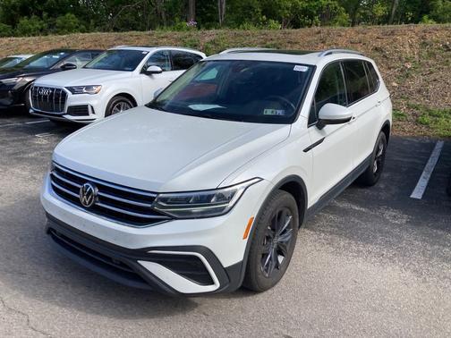 Opal White Pearl Effect 2023 Volkswagen Tiguan 2.0T SE