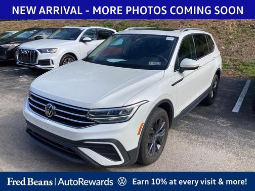 Opal White Pearl Effect 2023 Volkswagen Tiguan 2.0T SE