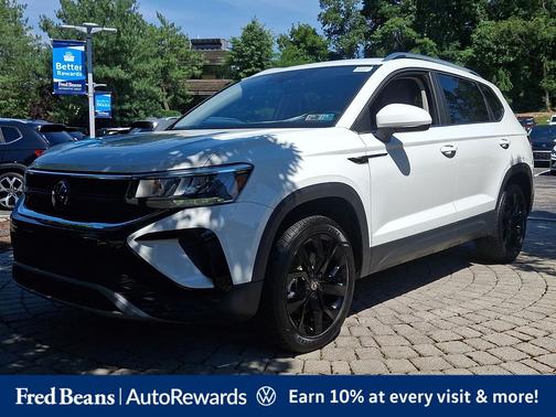 Pure White 2023 Volkswagen Taos 1.5T SE