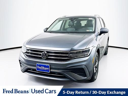 Platinum Gray Metallic 2023 Volkswagen Tiguan 2.0T SE