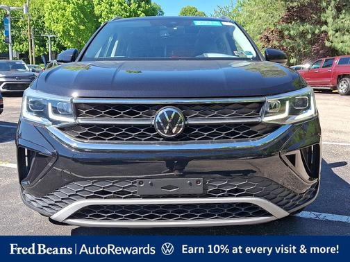 Deep Black Pearl Effect 2023 Volkswagen Taos 1.5T SEL