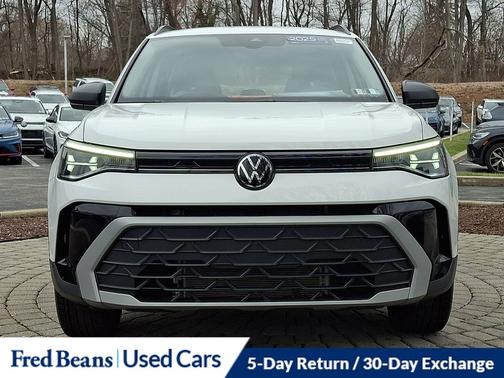 Pure White 2025 Volkswagen Taos 1.5T S