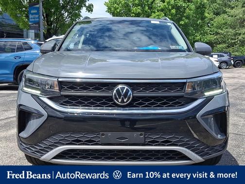 Pure Gray 2022 Volkswagen Taos 1.5T SE