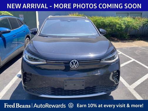 Deep Black Pearl Effect 2023 Volkswagen ID.4 Pro S Plus