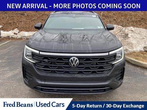 2025 Volkswagen Atlas Cross Sport 2.0T SEL R-Line Black