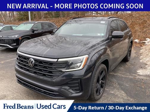 2025 Volkswagen Atlas Cross Sport 2.0T SEL R-Line Black