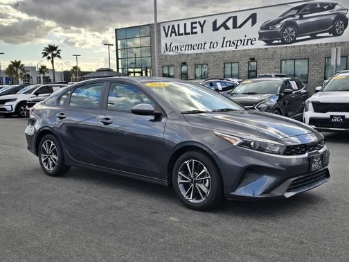 2023 Kia Forte LXS IVT