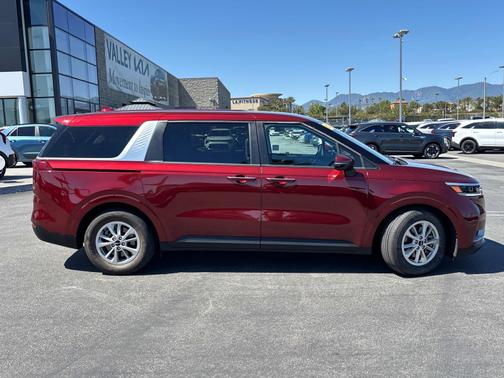 2024 Kia Carnival LX FWD w/Seat Pkg