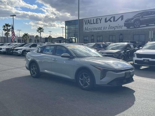 2025 Kia K4 LXS FWD