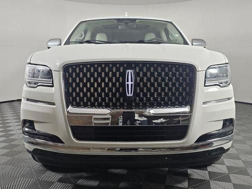 2022 Lincoln Navigator Black Label
