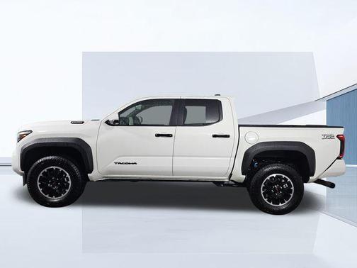2025 Toyota Tacoma Hybrid TRD