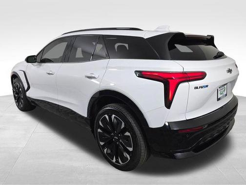 Summit White 2024 Chevrolet Blazer EV RS