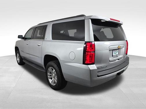 Silver Ice Metallic 2018 Chevrolet Suburban LT