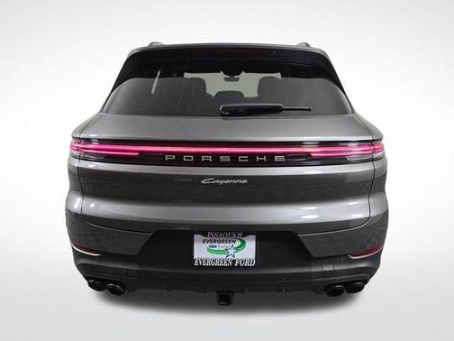 2024 Porsche Cayenne Base