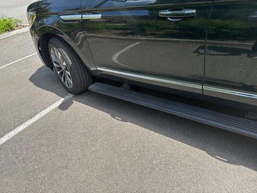 Green Gem 2021 Lincoln Navigator Reserve