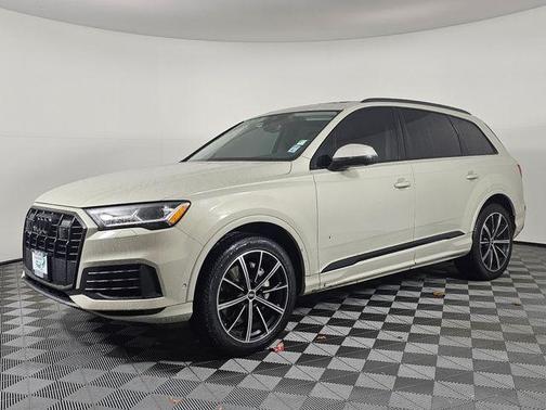 2022 Audi Q7 55 Premium Plus