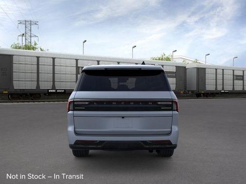Gray Mist Metallic 2026 Lincoln Navigator L Reserve