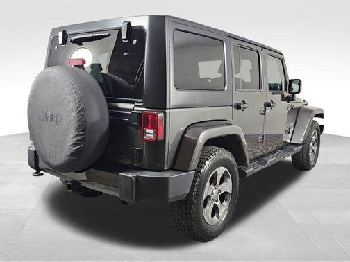 Granite Crystal Clearcoat Metallic 2016 Jeep Wrangler Unlimited Sahara