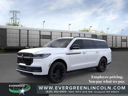 Star White 2026 Lincoln Navigator L Reserve