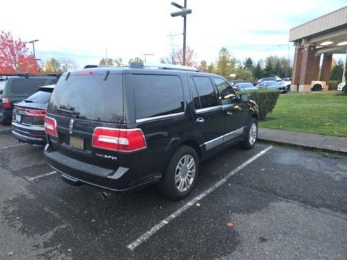 2011 Lincoln Navigator Base