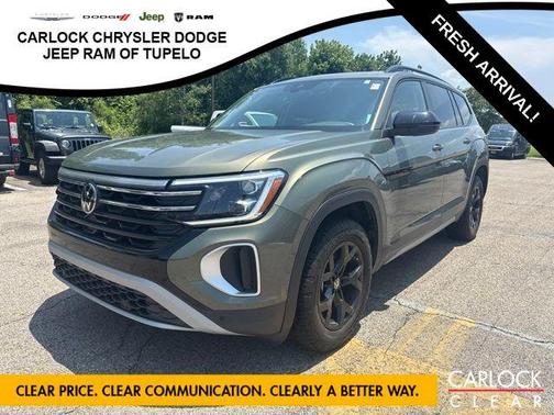 Avocado Green Pearl 2024 Volkswagen Atlas 2.0T SE w/Technology 4MOTION