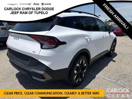 Glacial White Pearl 2023 Kia Sportage X-Line