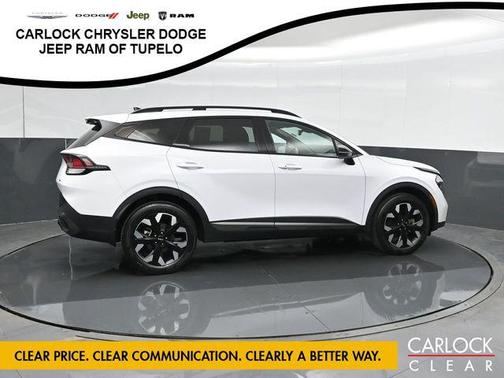Glacial White Pearl 2023 Kia Sportage X-Line