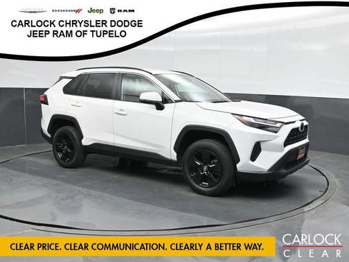 Ice Cap 2024 Toyota RAV4 XLE