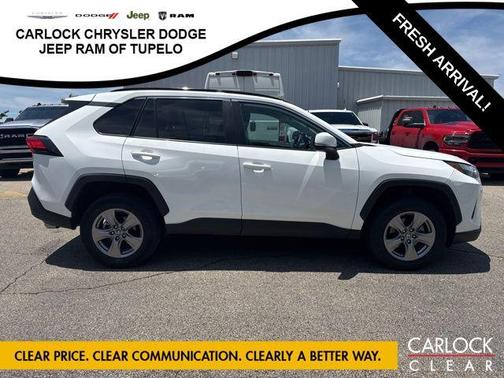 Ice Cap 2024 Toyota RAV4 XLE