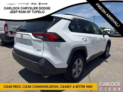Ice Cap 2024 Toyota RAV4 XLE