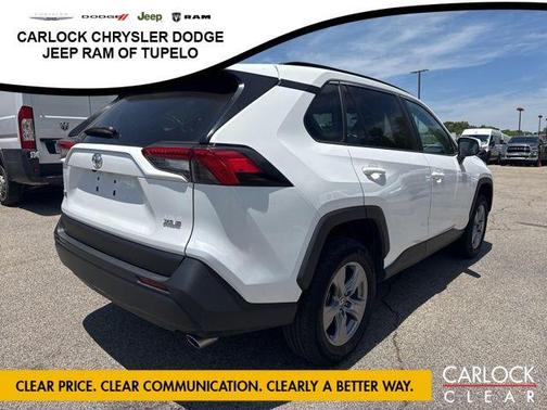 Ice Cap 2024 Toyota RAV4 XLE